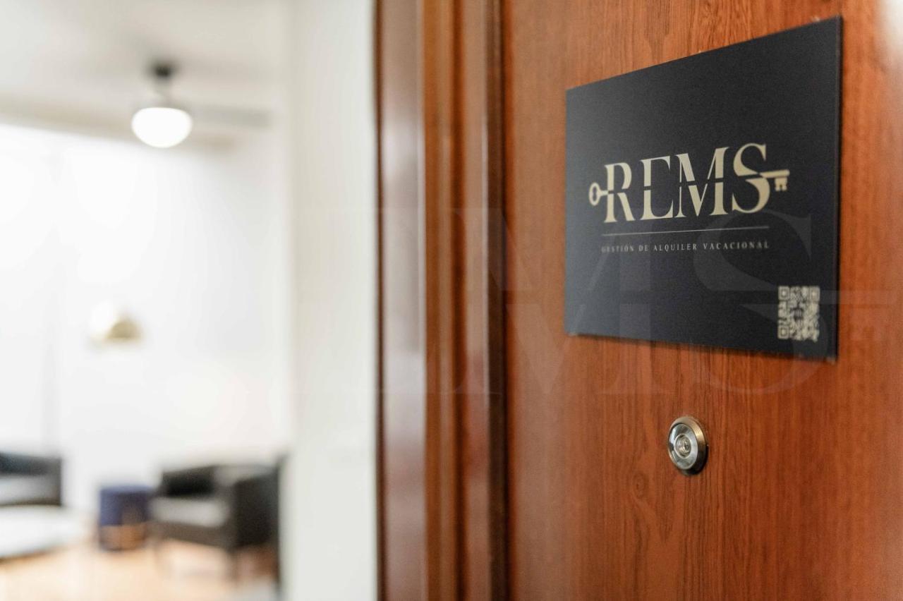דירות Modern Gem In Heart Of Malaga, Near Sights Rems מראה חיצוני תמונה